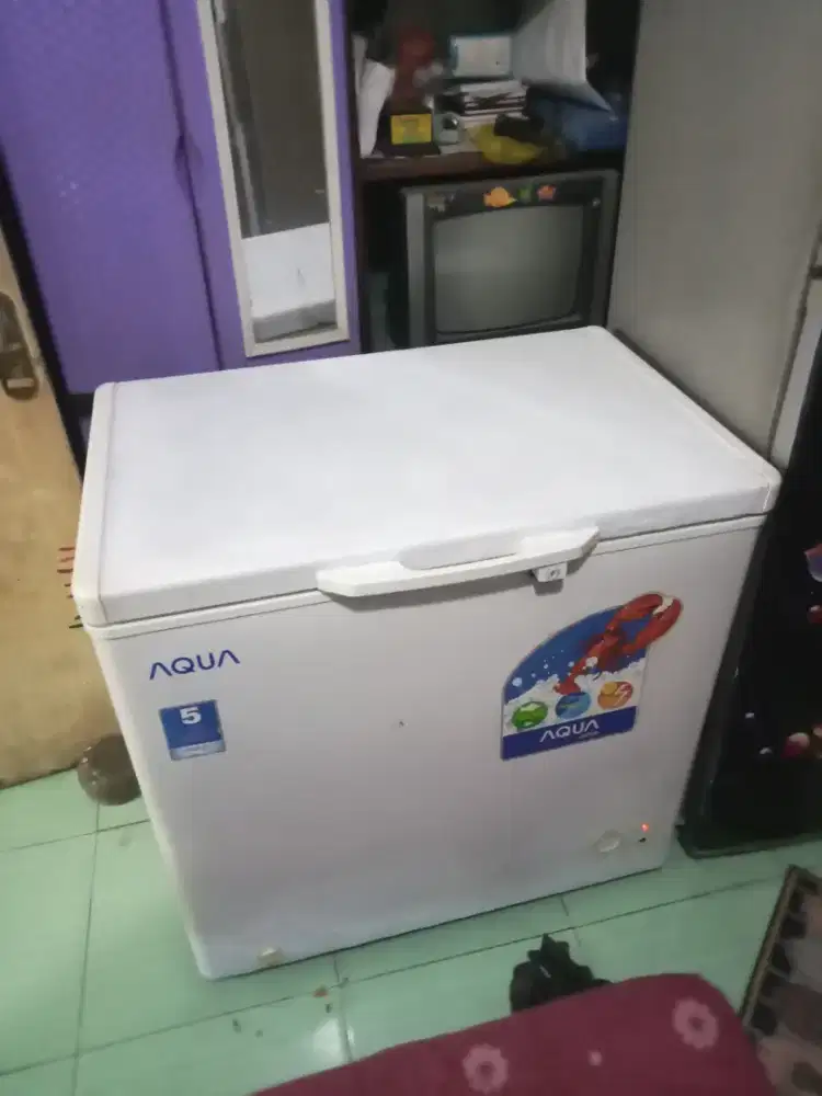 Chest freezer Aqua 150 L