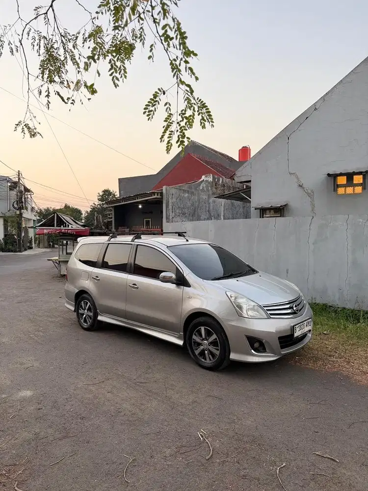 Nissan Grand Livina HWS AT 2011
