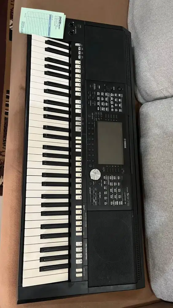 Yamaha PSR - S 975 bekas