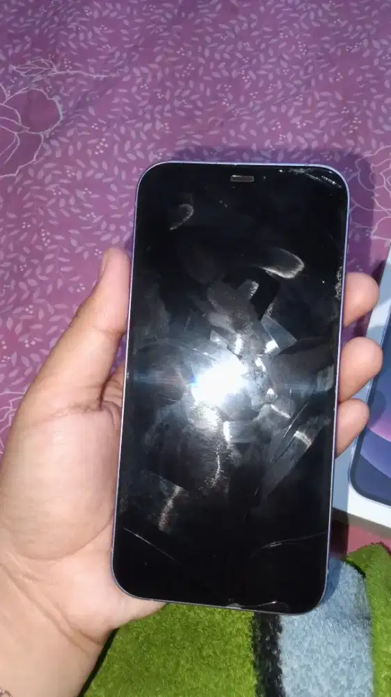 Apple Iphone 12 Basic warna ungu