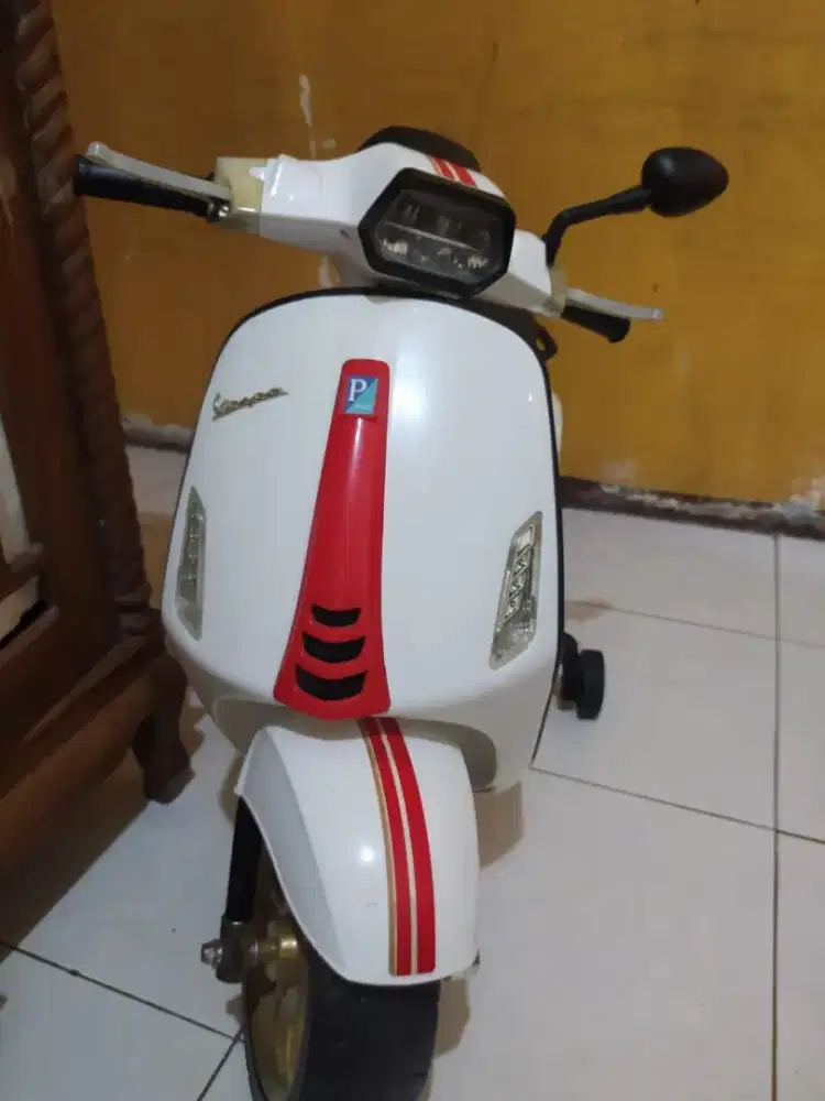 Motor vespa mainan aki original