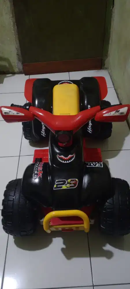 Motor aki anak ATV Peg Perego
