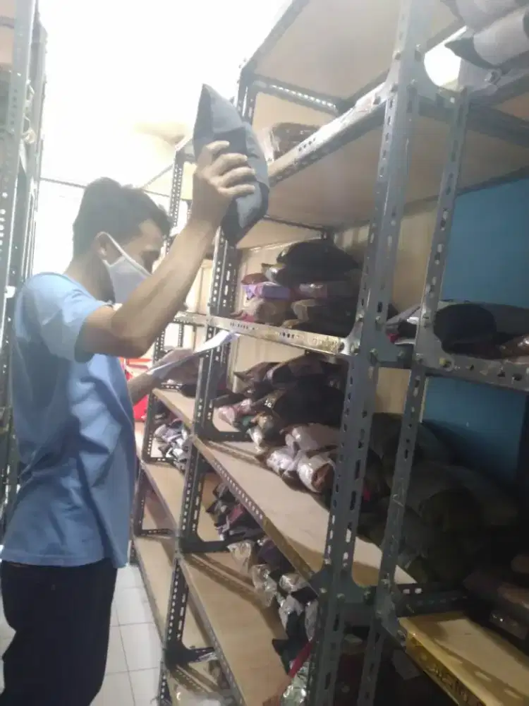Dicari pria umur 20-25 packing online