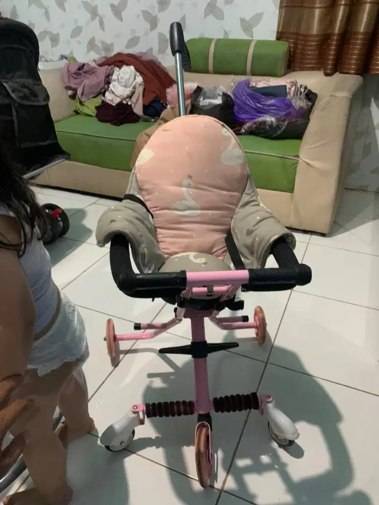 Sepaket Baby walker dan stroller