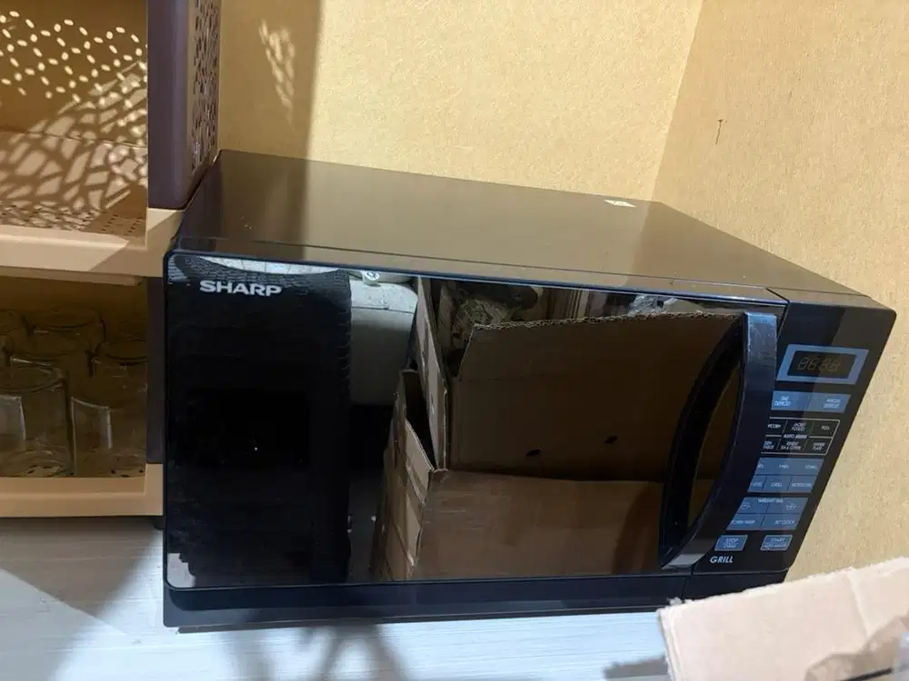 Microwave SHARP (LIKE NEW)