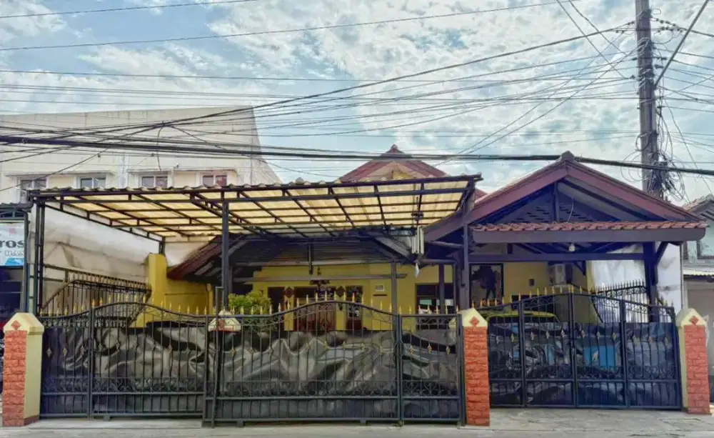 Rumah Pinggir Jalan Utama – Cocok Buat Usaha & Tempat Tinggal!