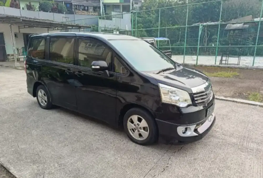Toyota NAV1 tipe V matic mewah murah