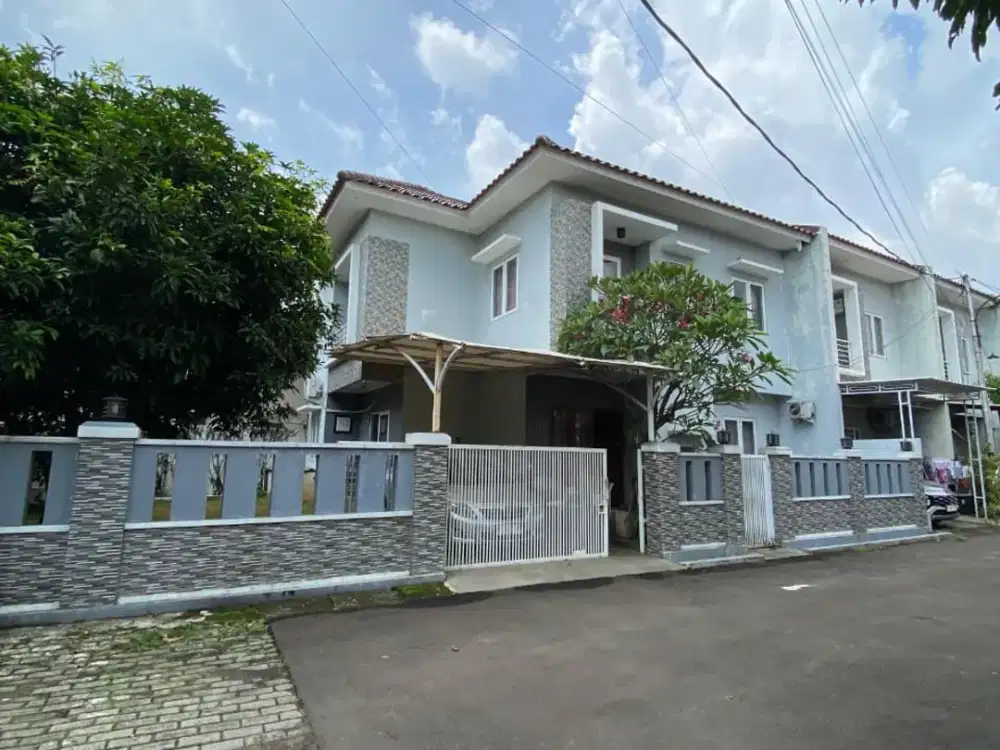 RUMAH POJOK TANAH LUAS DALAM CLUSTER STRATEGIS di CIPAYUNG JAKARTA TIMUR