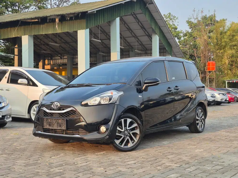 Sienta v 1.5 At 2019 ( Istimewa )