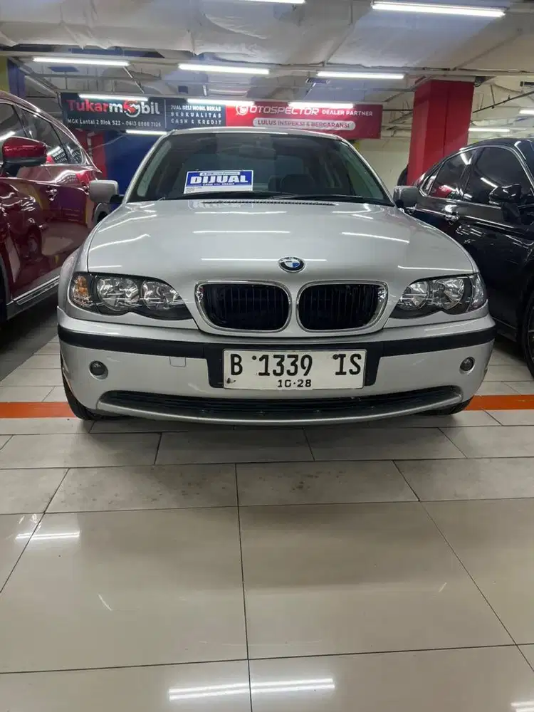 BMW 318i 2003 LOW KM