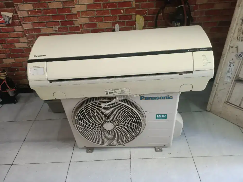 Jual ac panasonic r 32 1pk  lowwat 690watt kondisi 95% ori semua
