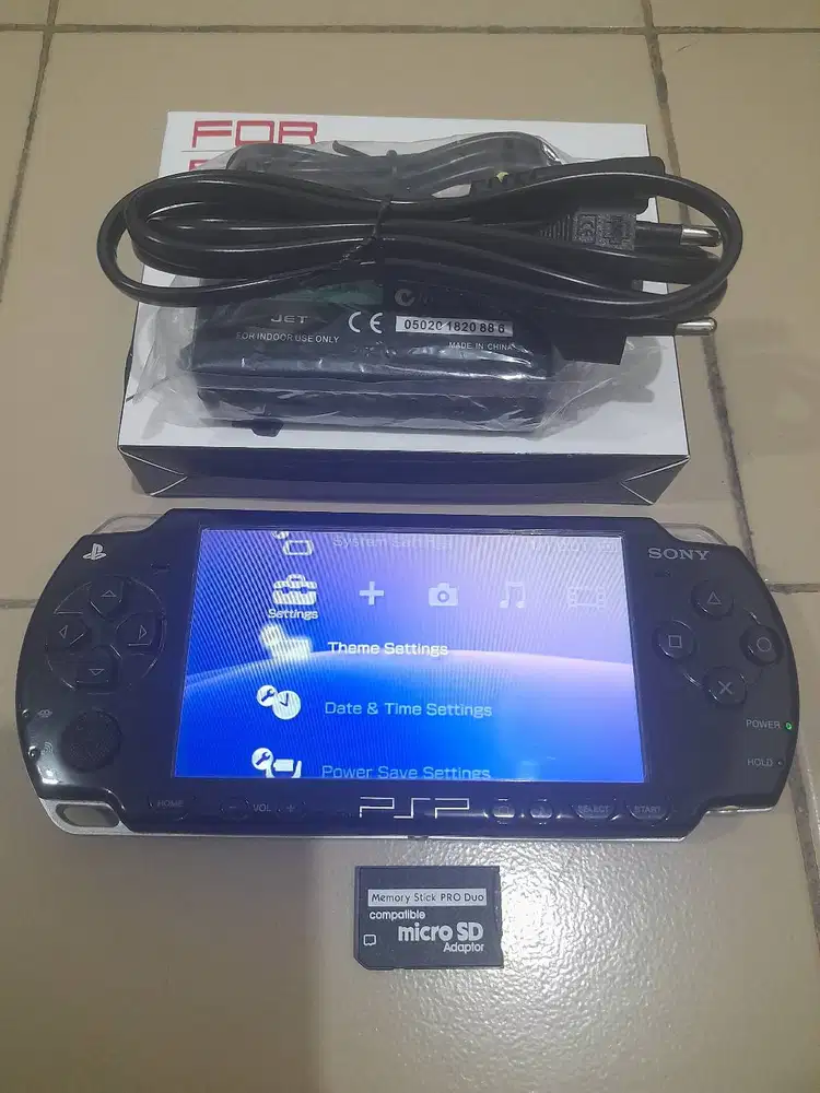 Psp slim seri 2000 Mulus No Mines Memory 8gb Full game Plus Cassan