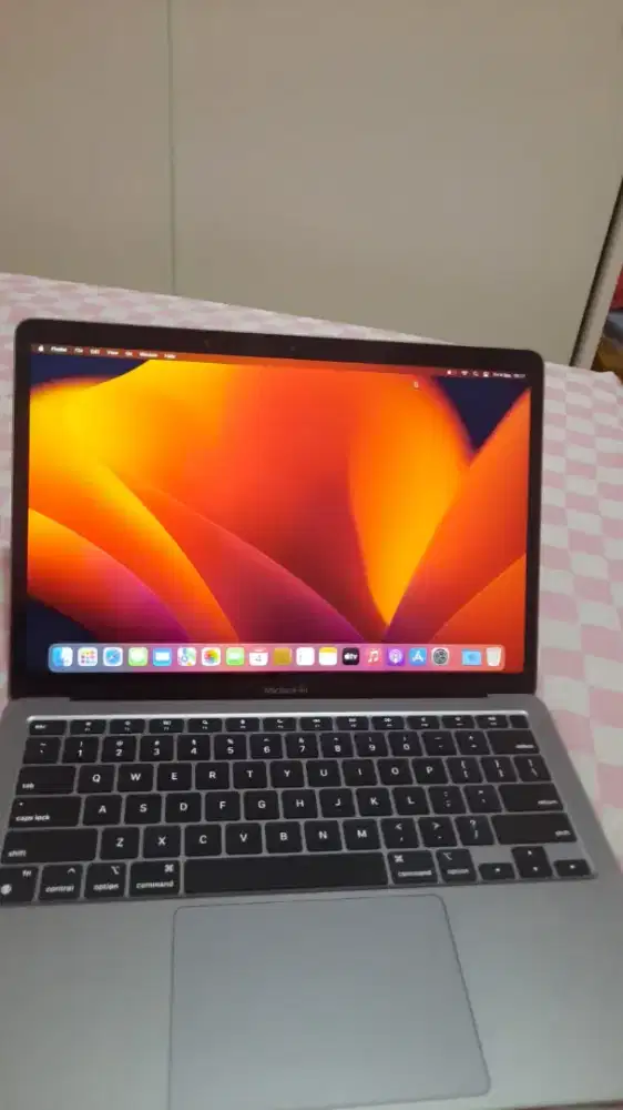 MacBook Air M1 2020 | 8GB RAM | 256GB SSD | Ex iBox | Mulus