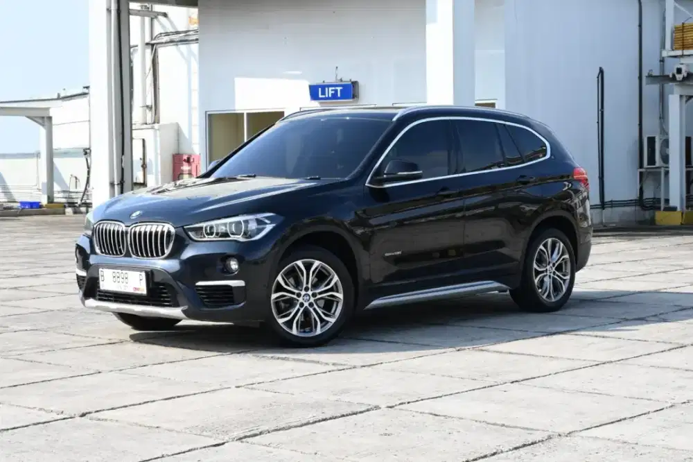 (TDP2jtan) BMW X1 F48 2017 Panoramic