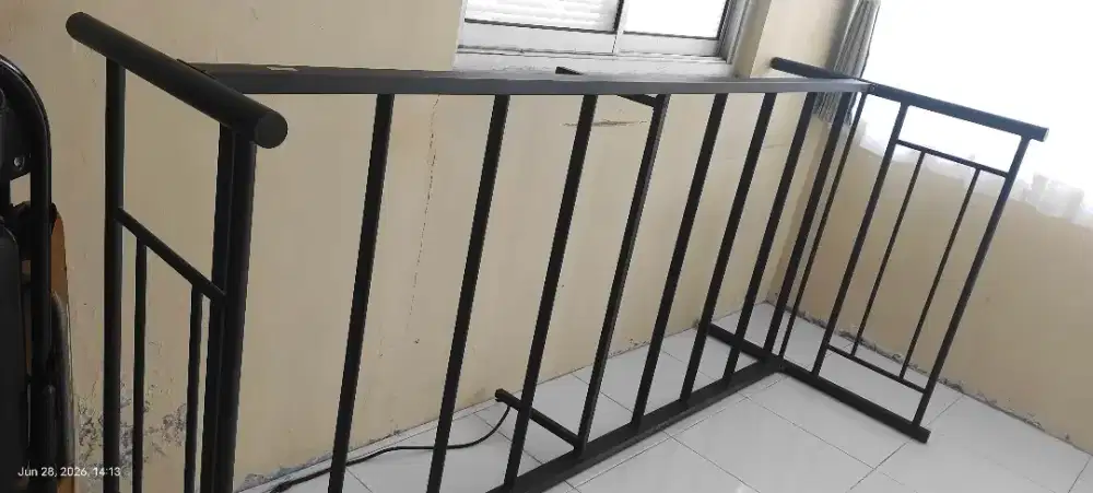Ranjang Besi single