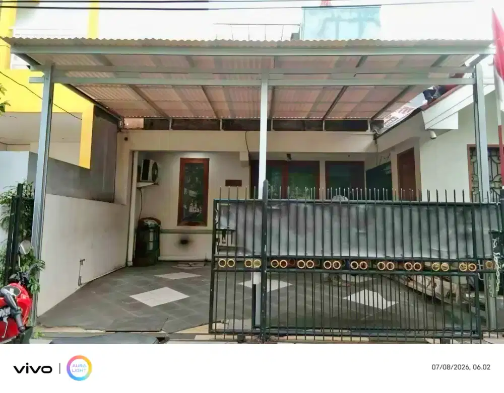 Kanopi baja ringan dan garasi