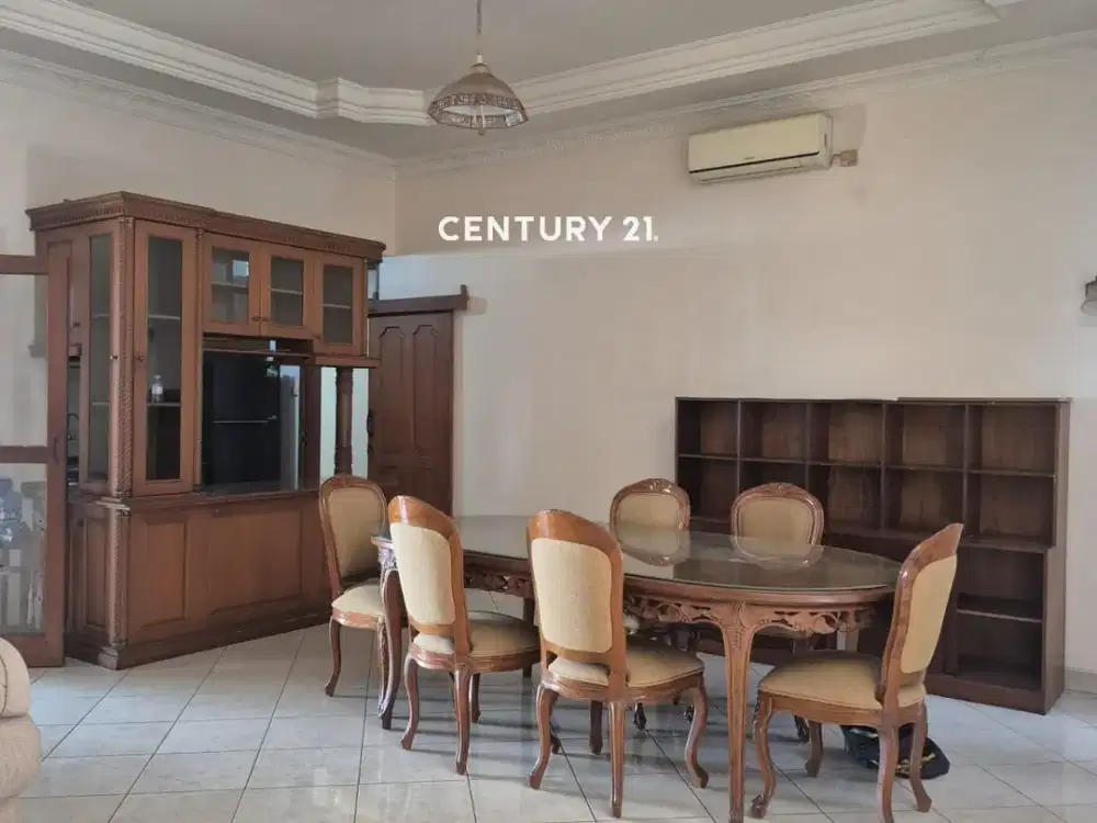 Rumah Strategis Cipete Luas 600m 3 KT 2 KM 6 AC Kitchen Set
