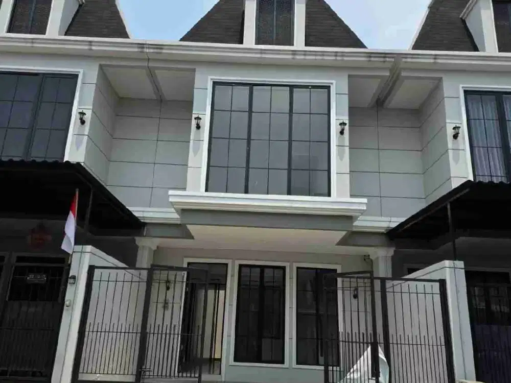 RUMAH 2 LANTAI DI CASA VARYA JAKARTA BARAT