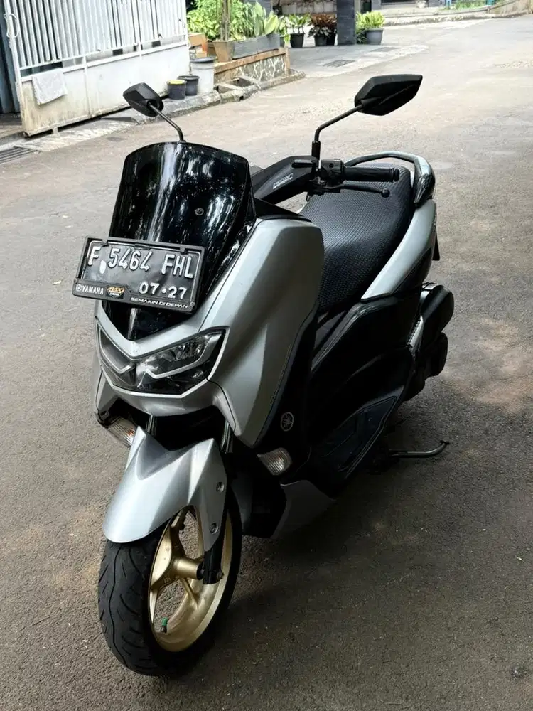 Yamaha Nmax New Keyless Connected Thn 2022 Silver Mulus