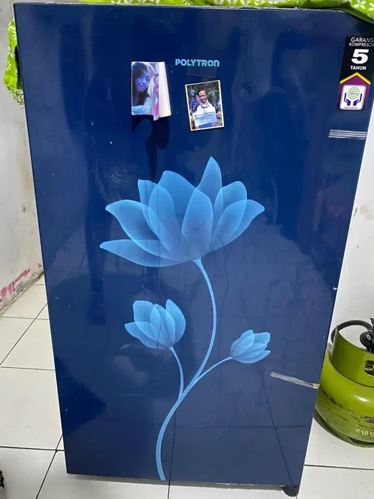 Kulkas 1 pintu merk polytron