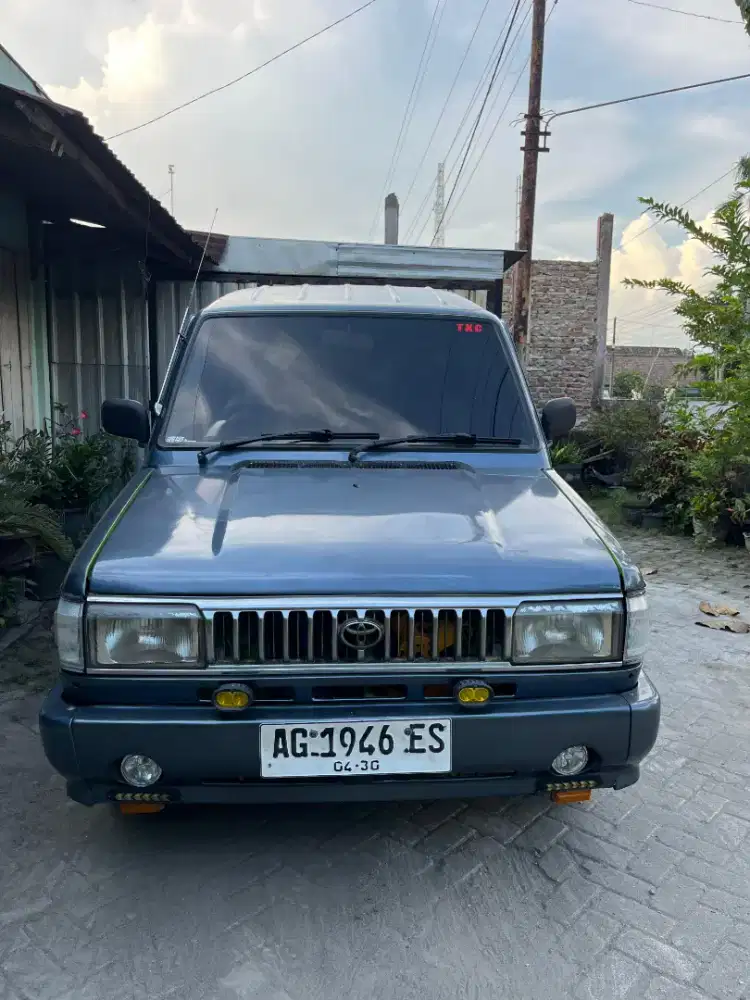 Toyota kijang grand super bensin manual abu-abu 1990