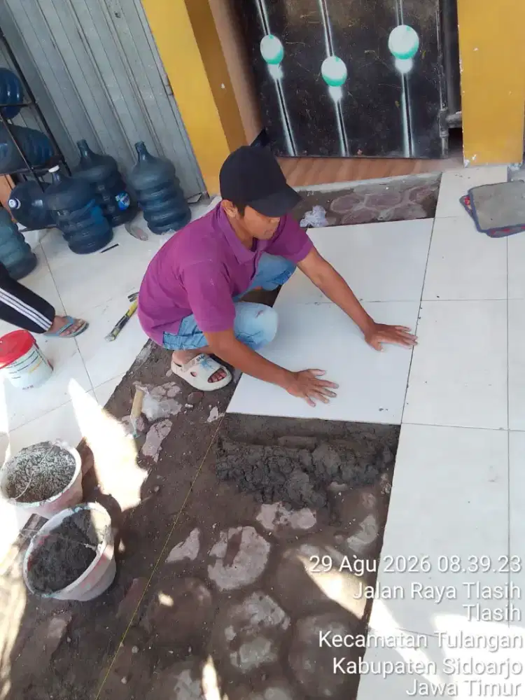 Tukang bangunan