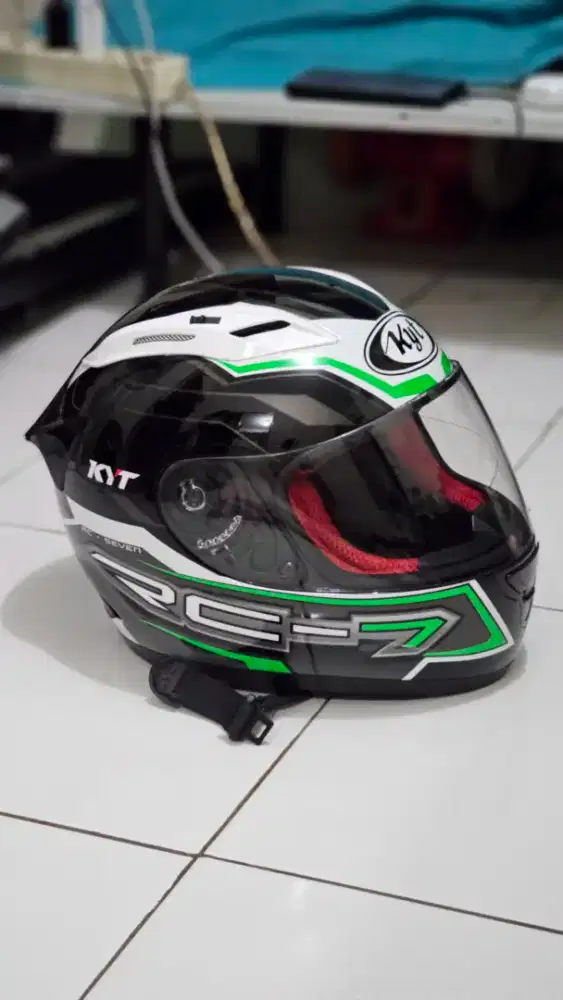 Helm kyt Rc7 fullface original bekas tapi masih mulus jarang dipake
