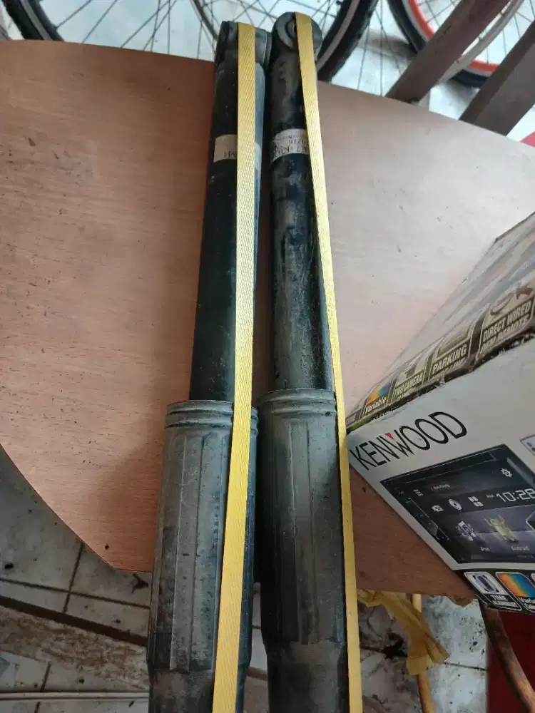 Shock belakang honda mobilio asli sepasang