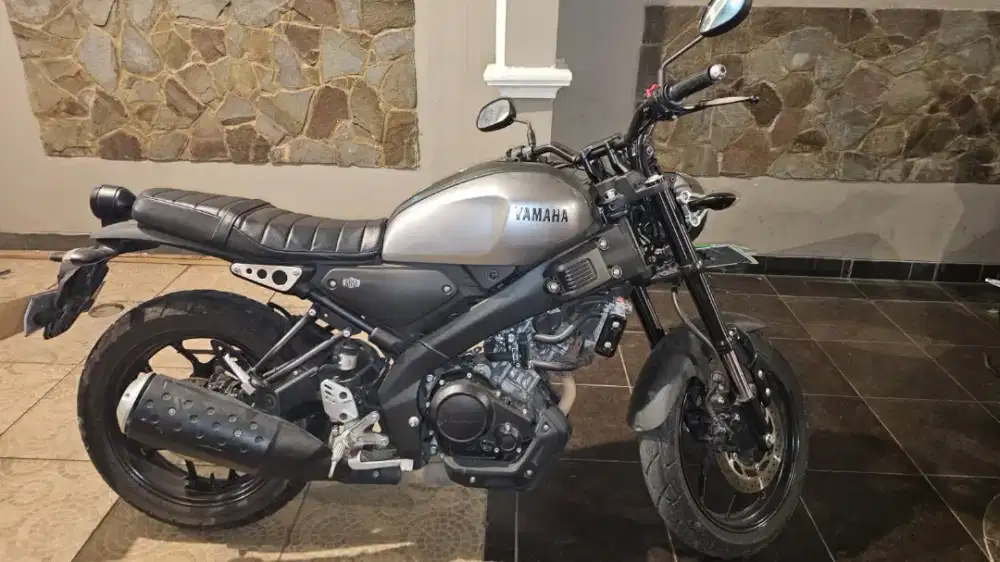 YAMAHA XSR tahun 2025