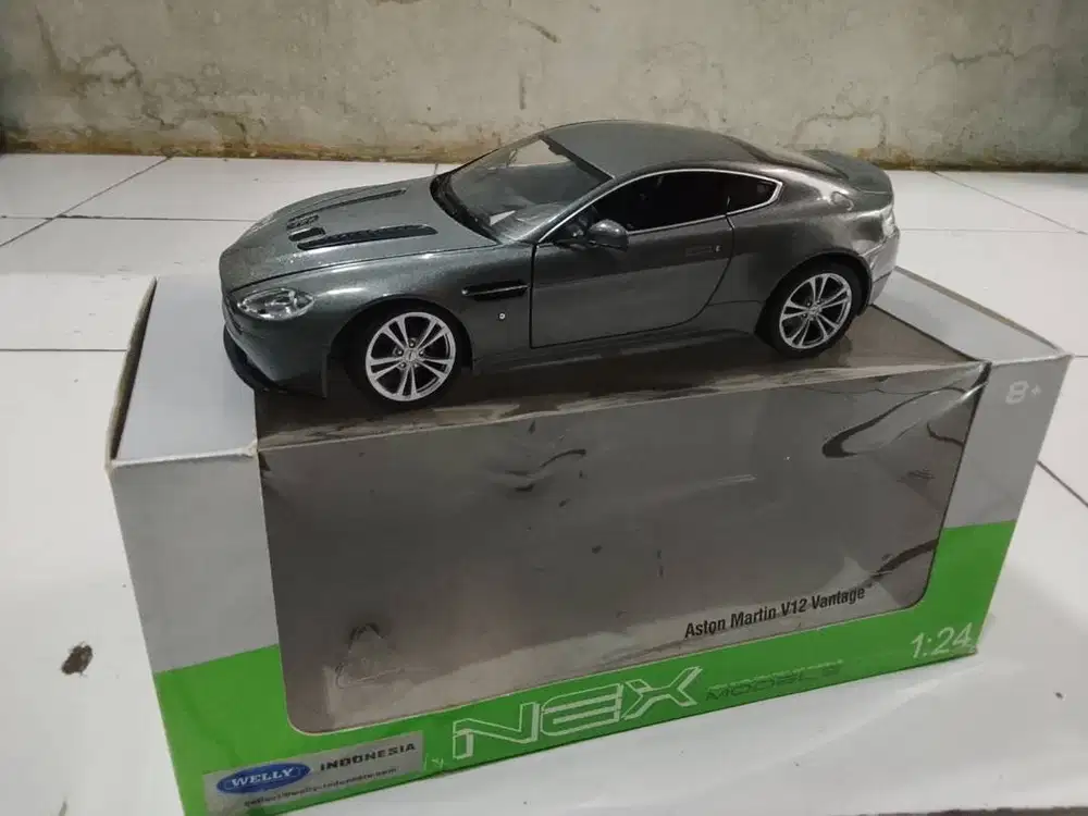 diecast aston martin