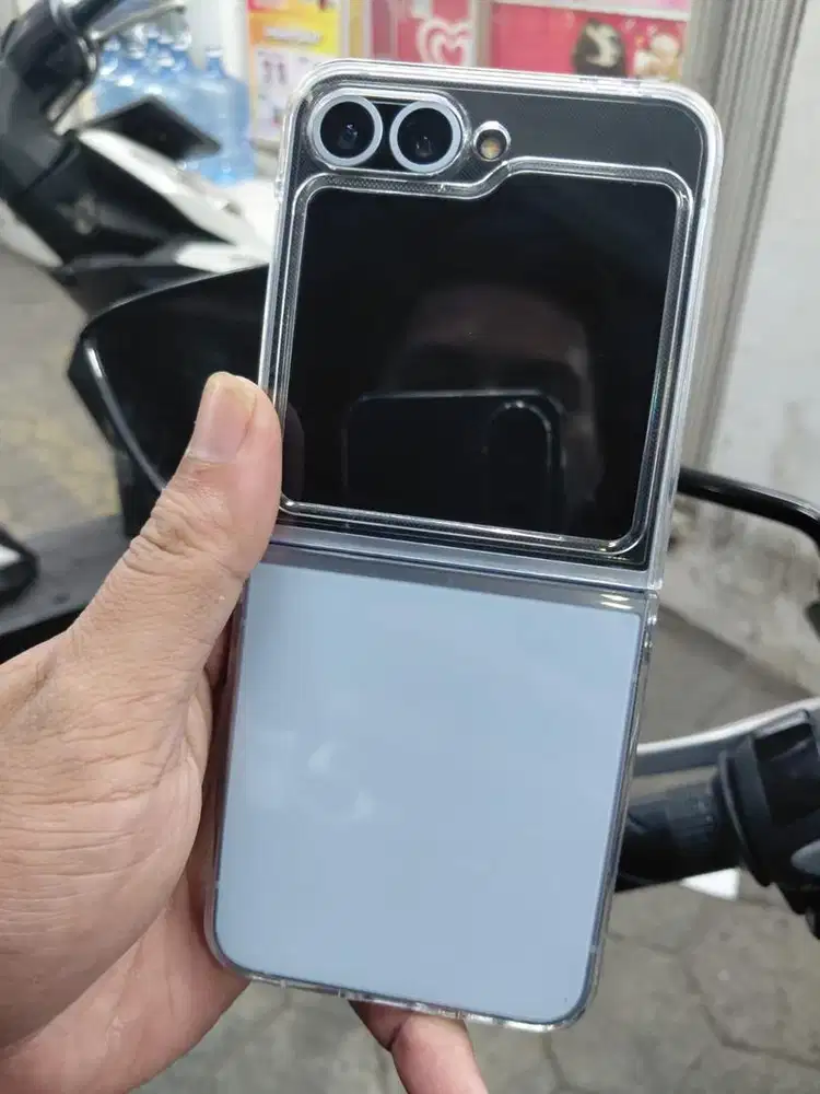 Samsung Zflip 6 12/512 resmi sein