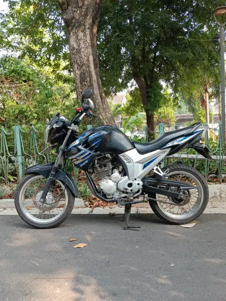 SCORPIO Z 225 2012