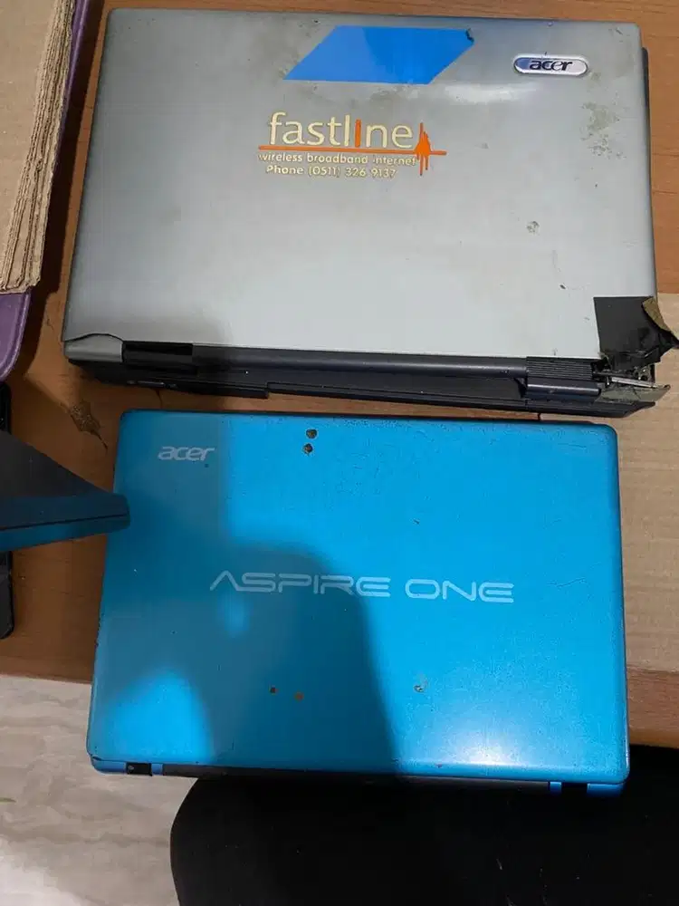 Dijual 2 laptop bekas rusak , monitor bekas rusak  keyboard