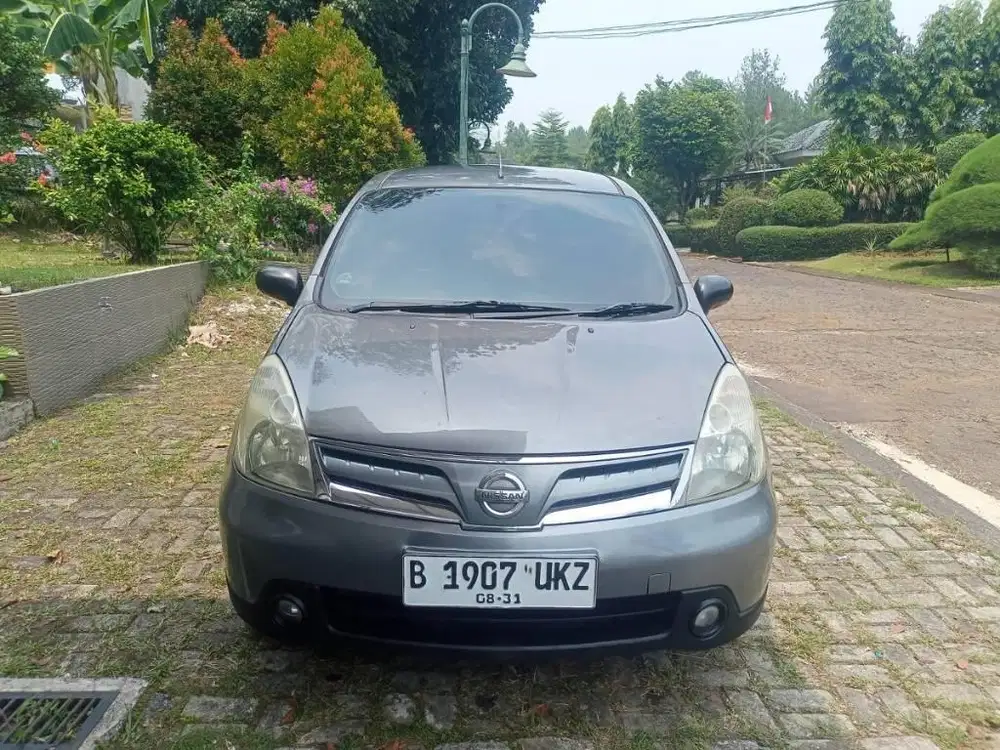 NISSAN GRANDLIVINA SV AT 2011