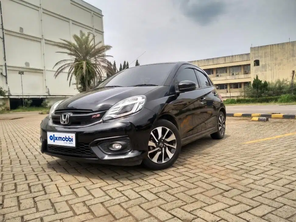 TDP 8, JT Honda Brio 1.2 RS Bensin-AT Hitam 2018