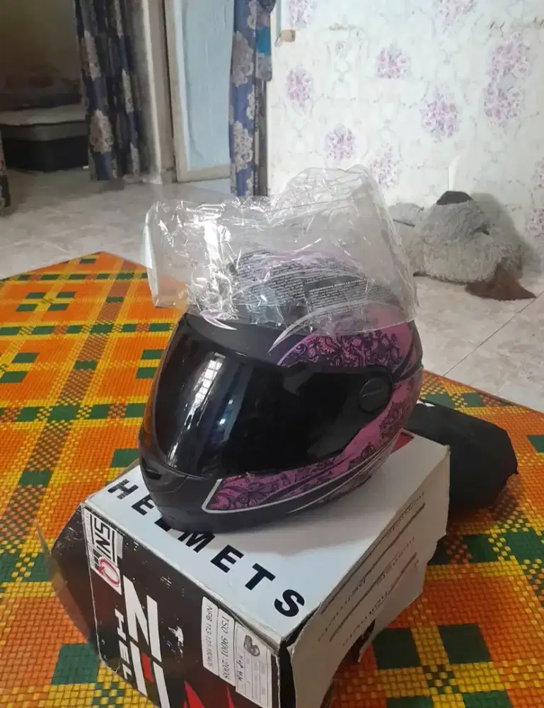 helm zeus like new