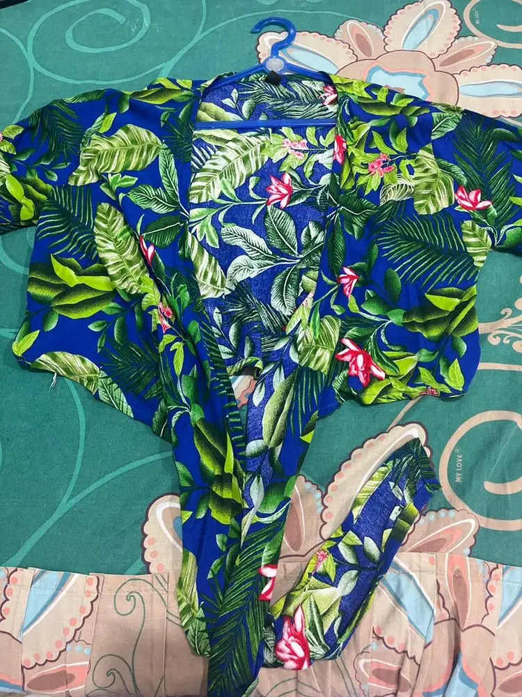 Baju crop pantai