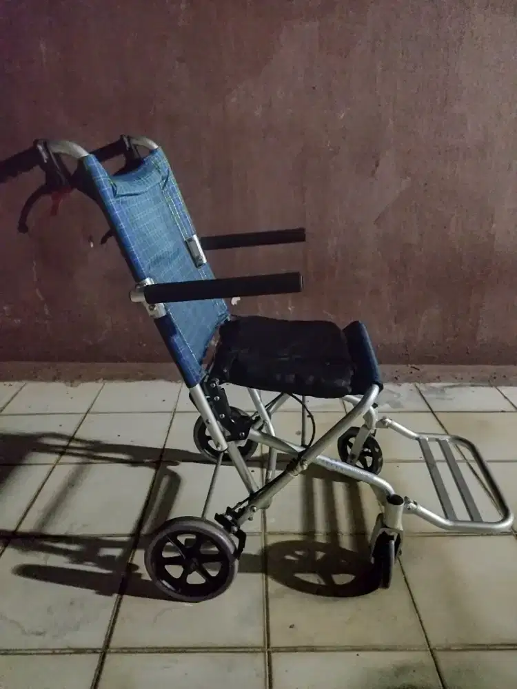 Kursi Roda Travel Lipat SELLA OR - LIKE NEW 99% (Baru Dipakai 3x)