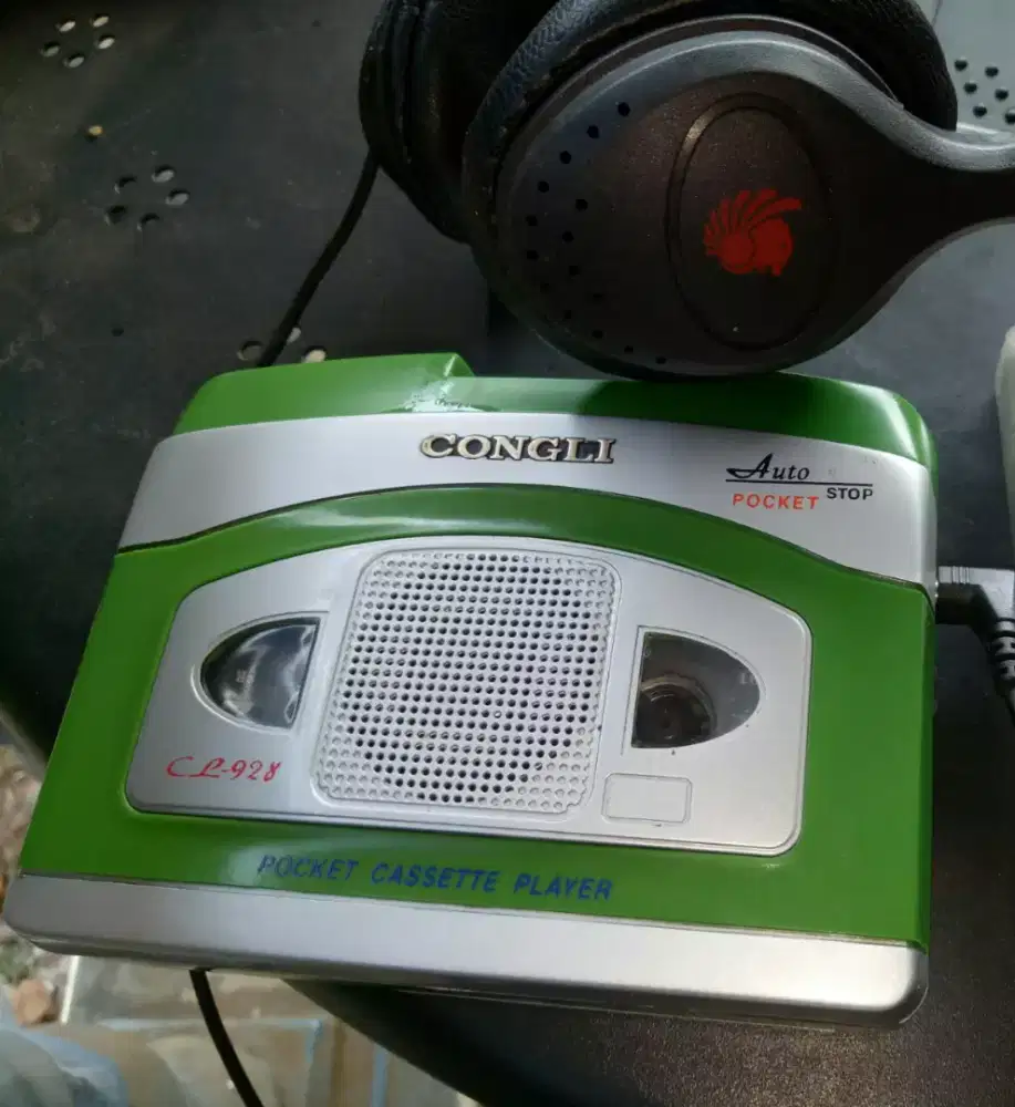 walkman merk congli warna hijau