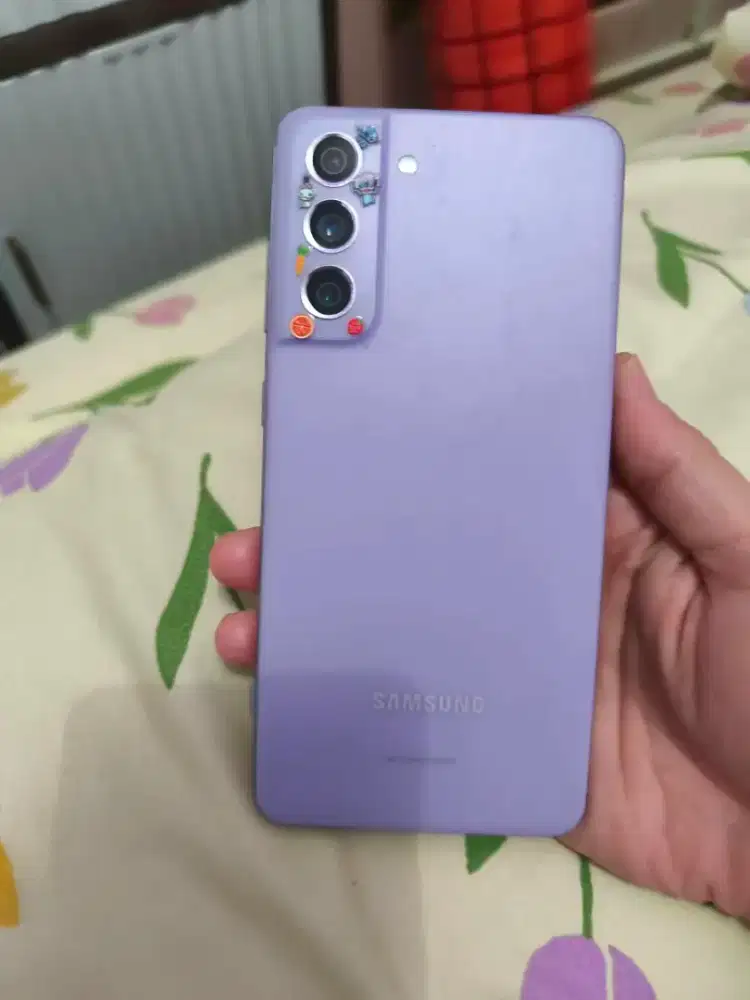 Samsung S21 fe minus garis 1 aja. Minat chat aja.