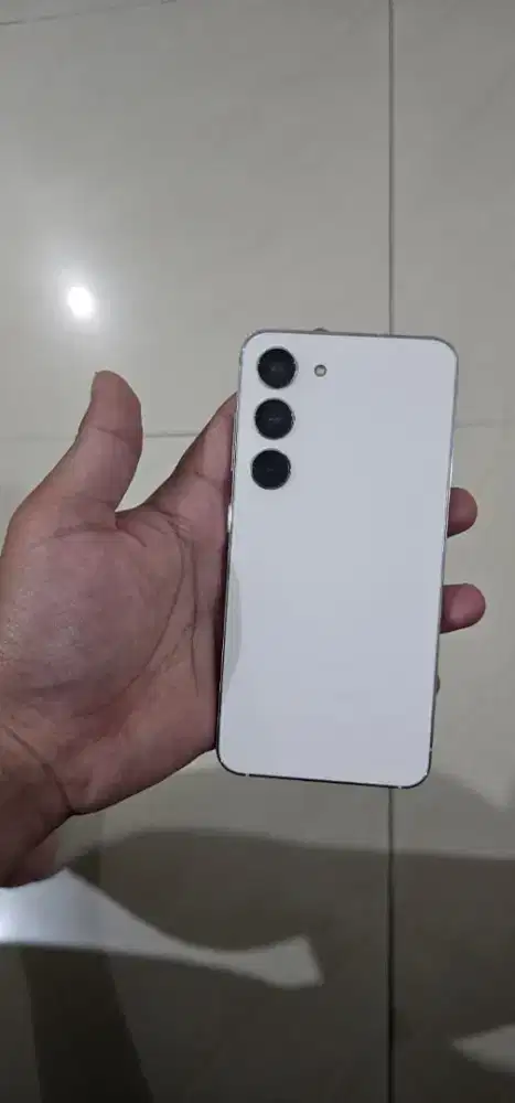 Samsung s23 8/256 mulus