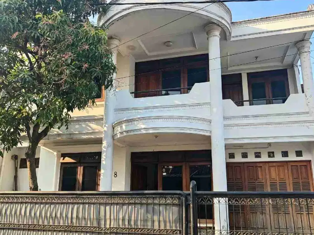 Rumah besar 2 lantai bisa kantor di komplek golf Arcamanik Bandung