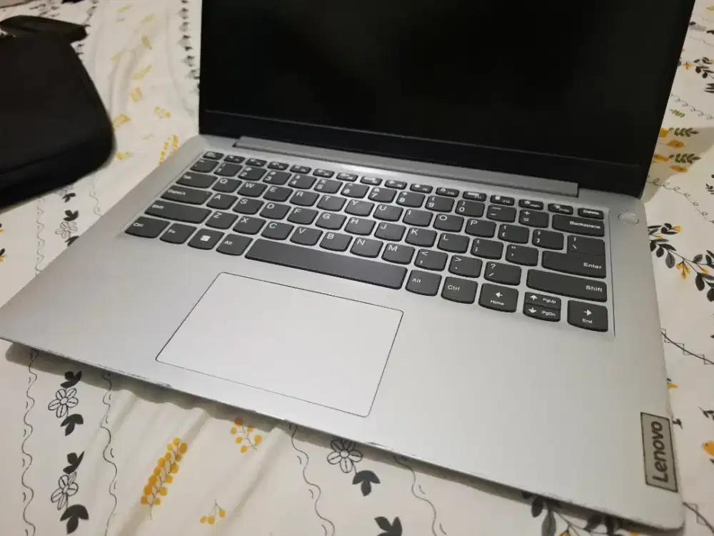 Laptop lenovo idealpad slim 1i celeron 8/256