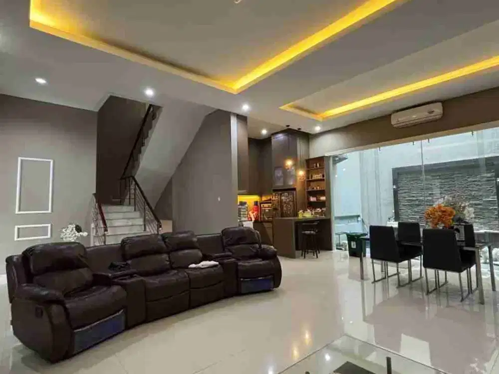 DIJUAL RUMAH SPLIT LEVEL  SIAP HUNI TERAWAT CITRALAND