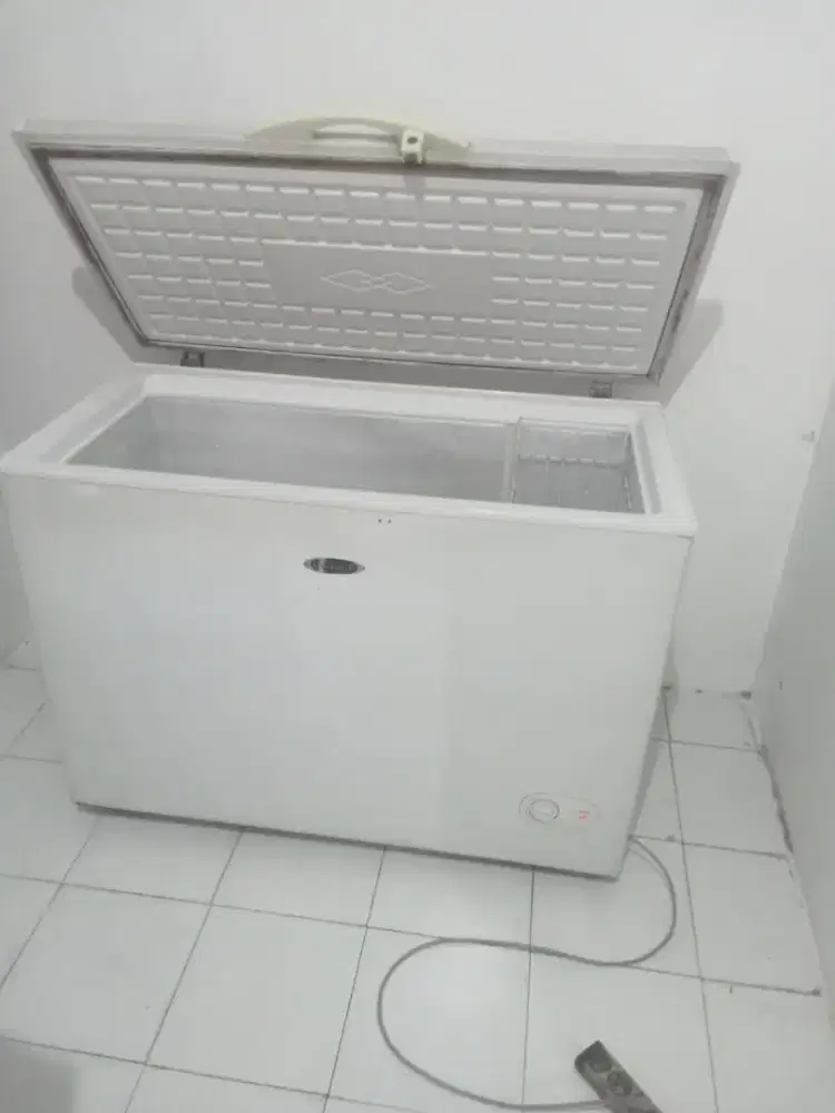 Freezer box 300 liter