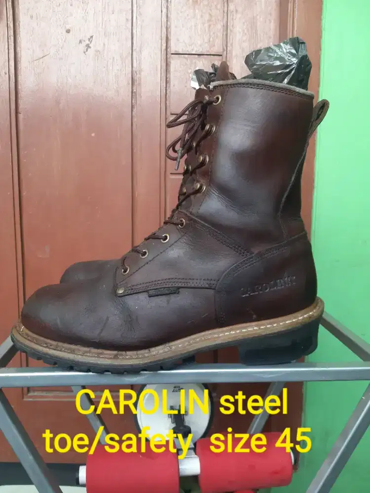Boots safety ujung besi