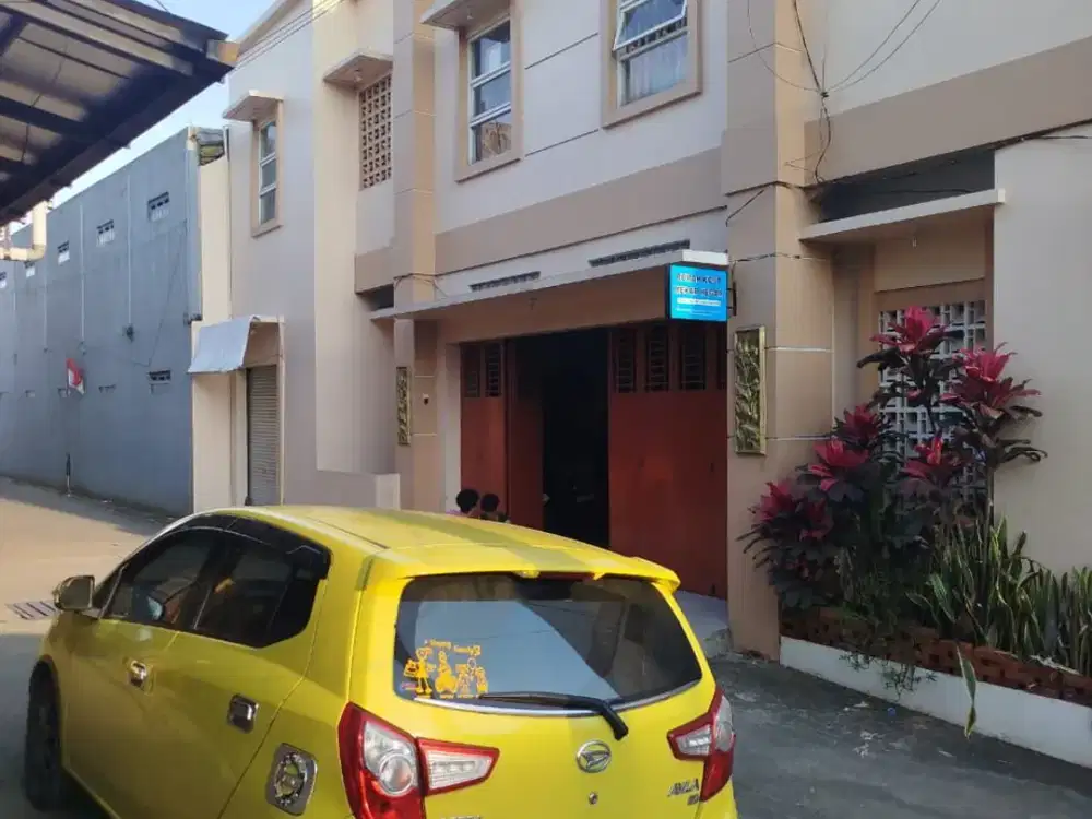 Rumah Kos 3 Lantai Exclusive Furnish Dekat Kampus Upi Cibiru