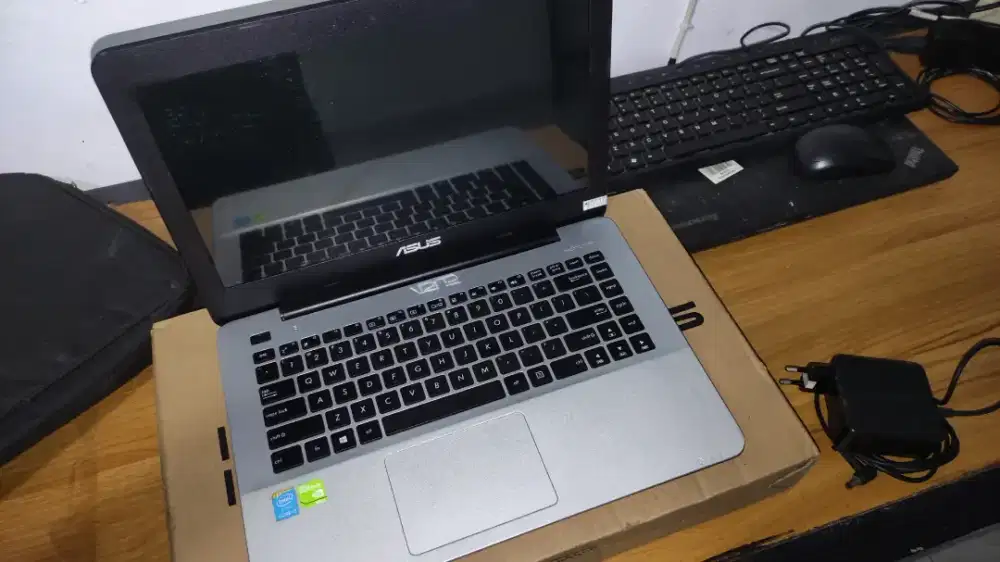 Jual laptop core i3 Asus X455LF MULUS LENGKAP dual VGA murah