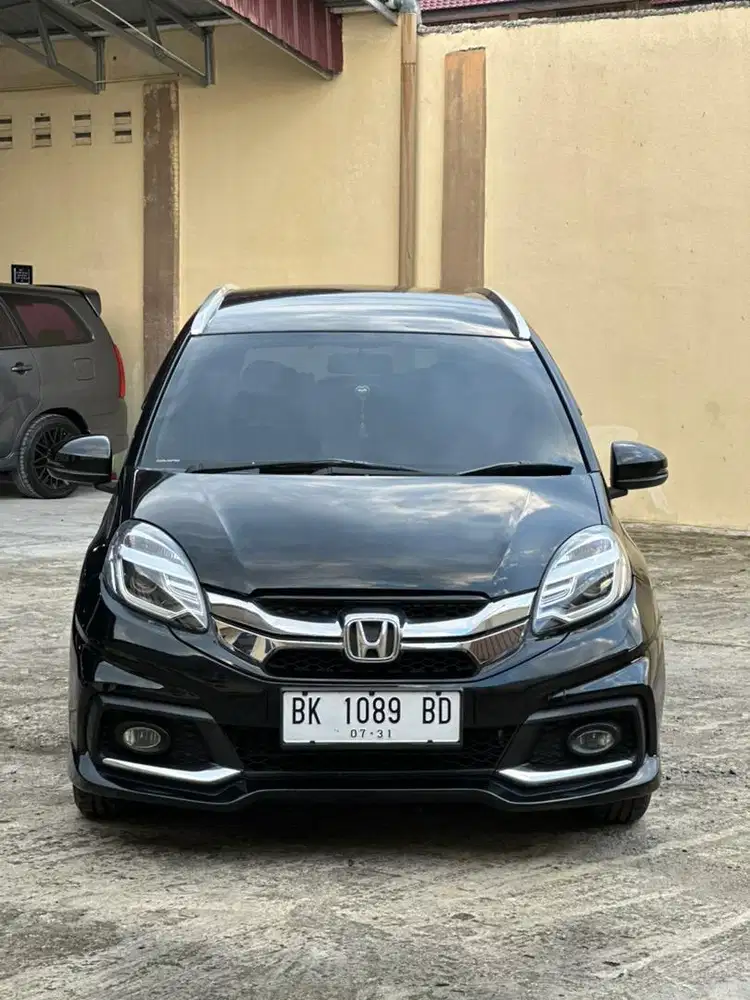 Honda mobilio 1.5 RS cvt at matic 2016