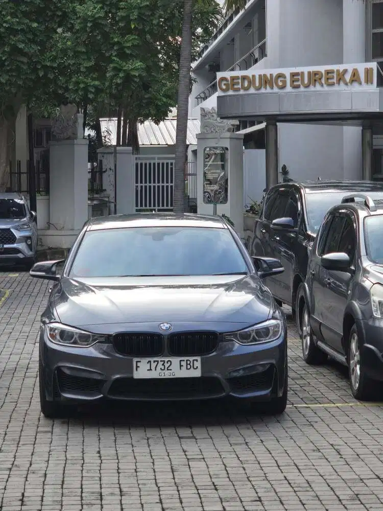 BMW 320i 2014 Bensin